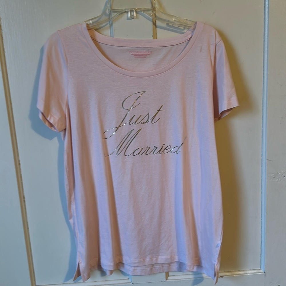 Victorias Secret light pink just married tshirt size XL